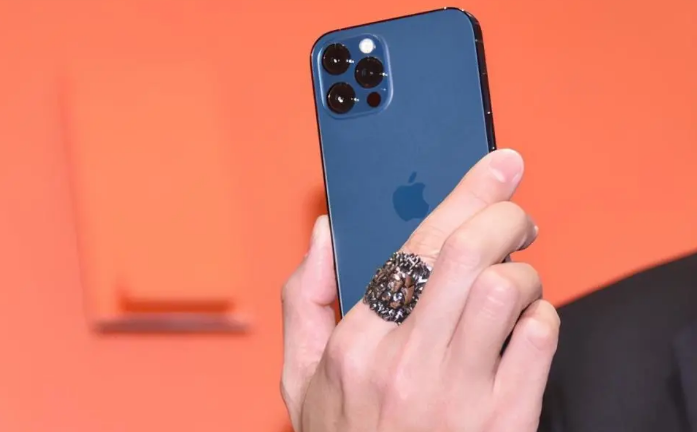 城子河苹果手机维修分享iPhone12系列重启方法教程 